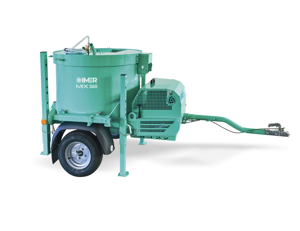 Towable vertical shaft mixer